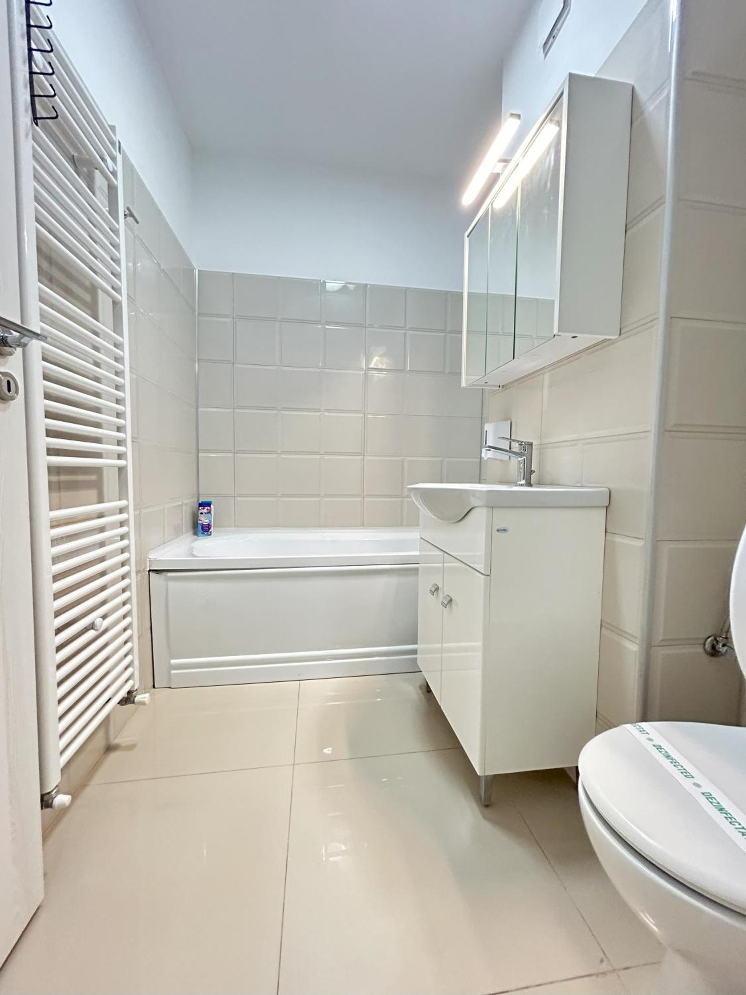 Urban Retreat With Balcony At Exigent Plaza - 06 Apartment Bucharest Exterior photo